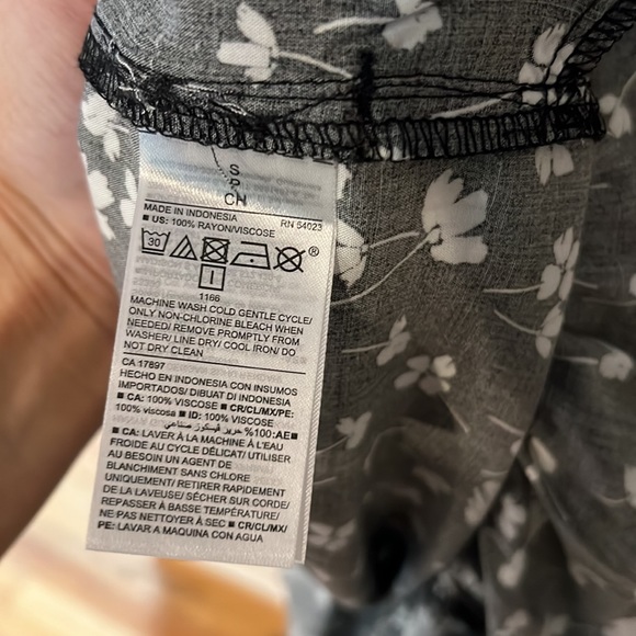 Old Navy black and white floral maxi dress size small NWT - Picture 7 of 9